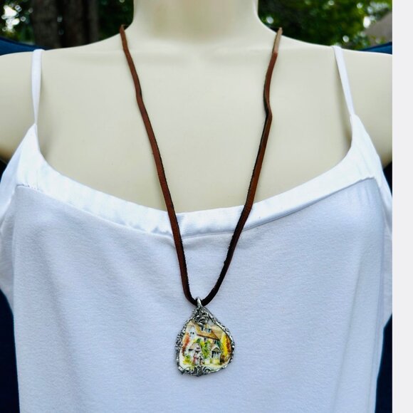 Artisan Necklace Featuring Royal Stuart Broken China & Silver Blend Metalwork - Picture 6 of 9